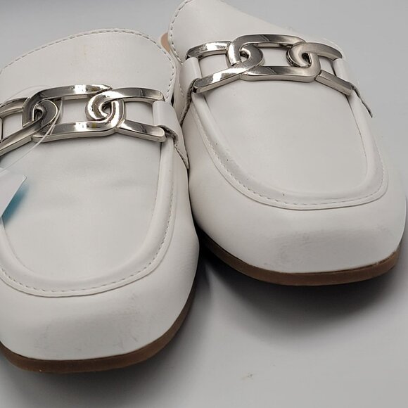 Womens Aerocushion White Slip-On Loafers With Silver Chain Detail & Low Heel - Picture 2 of 12